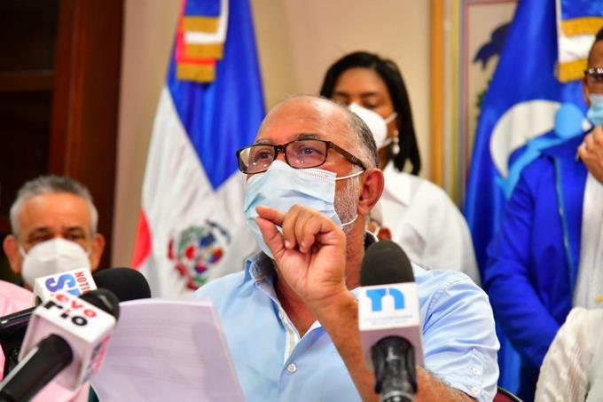 ADP llama a los maestros "a no integrarse a las aulas hasta el 31 de ...