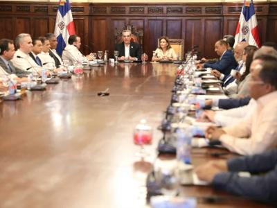 Abinader convocó a todos sus ministros y directores a una reunión en el ...
