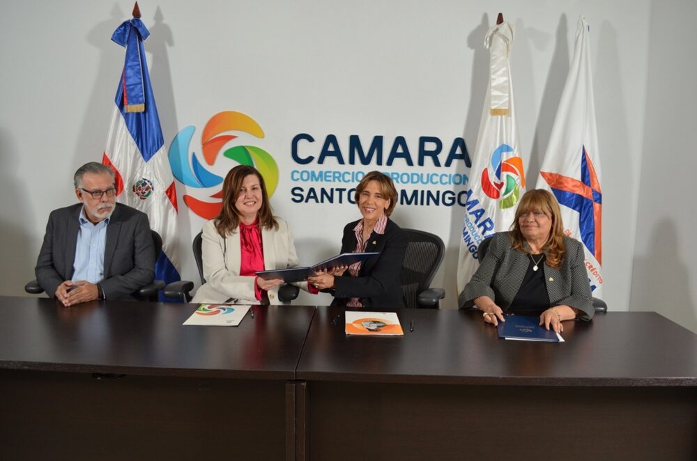 Cámara de Comercio y Banco Adopem firman acuerdo para visibilizar el ...